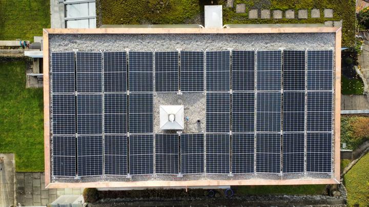 Energetische Flachdachsanierung Wettswil, Projekt der Concenti GmbH